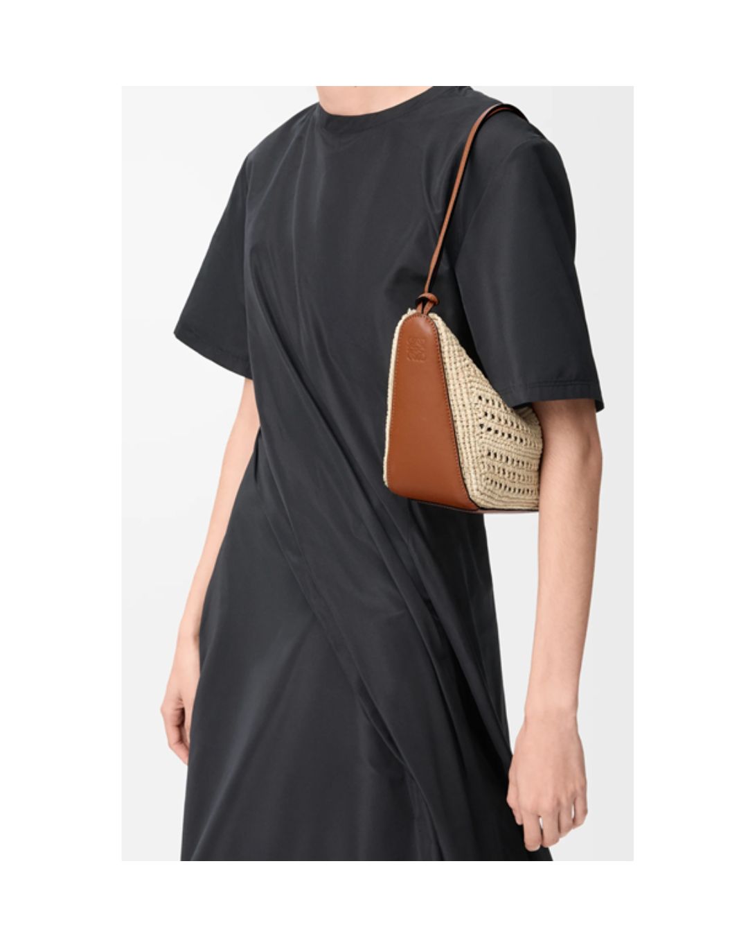 LOEWE Mini Hammock Hobo in raffia and calfskin